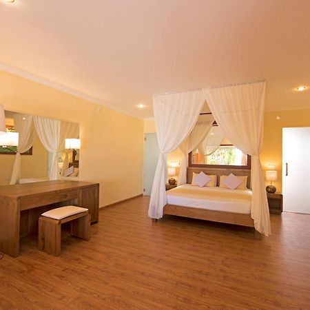 Thulhagiri Island Resort & Spa Thulhaagiri Екстериор снимка