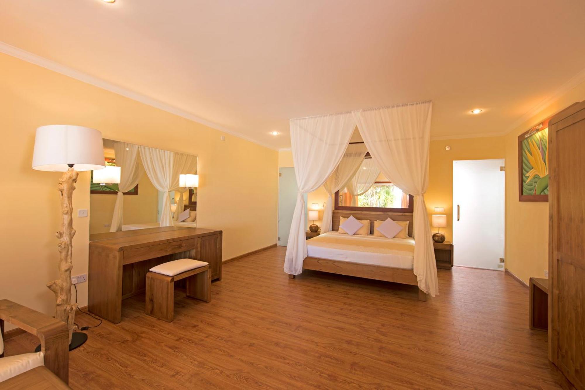 Thulhagiri Island Resort & Spa Thulhaagiri Екстериор снимка